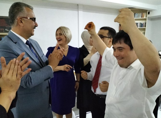 Ak Parti İ̇l Başkanı Ahlatcı: “Engelleri Aşmanın Tek Yolu Sevgidir Ve Paylaştıkça Büyür”