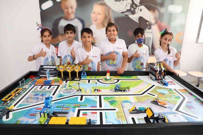 Ahmet Şimşek Ortaokulu Robotik Kodlama Atölyesi Törenle Açıldı