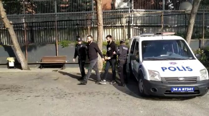 İ̇stanbul’da İkiz Yeğenlerini Öldüresiye Döven Amcaya Ev Hapsi