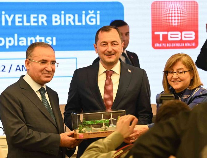 ‘Atmazsan Batmaz’ Projesi Ödül Getirdi