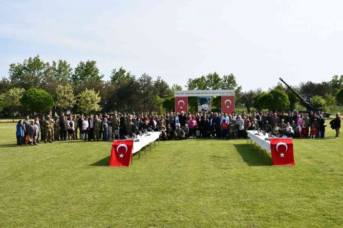 Engellere Aldırmadılar, Şanlı Türk Ordusunun Neferi Oldular