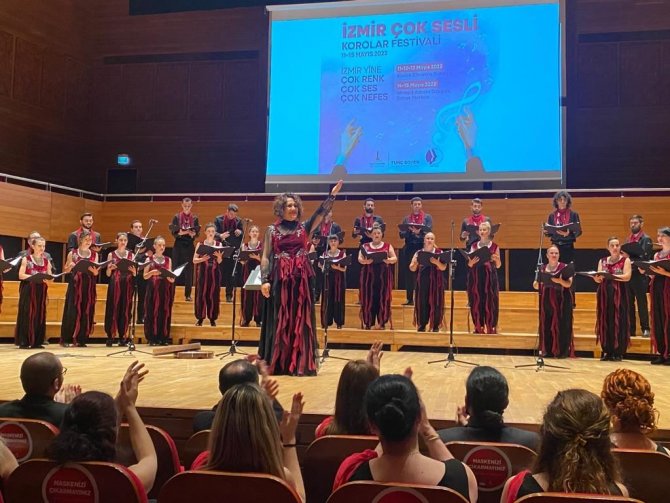 Nilüfer’in Korolarına İ̇zmir’de Başarı Ödülü