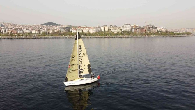 Yelkenliyle Türkiye Rekoru Kırdılar