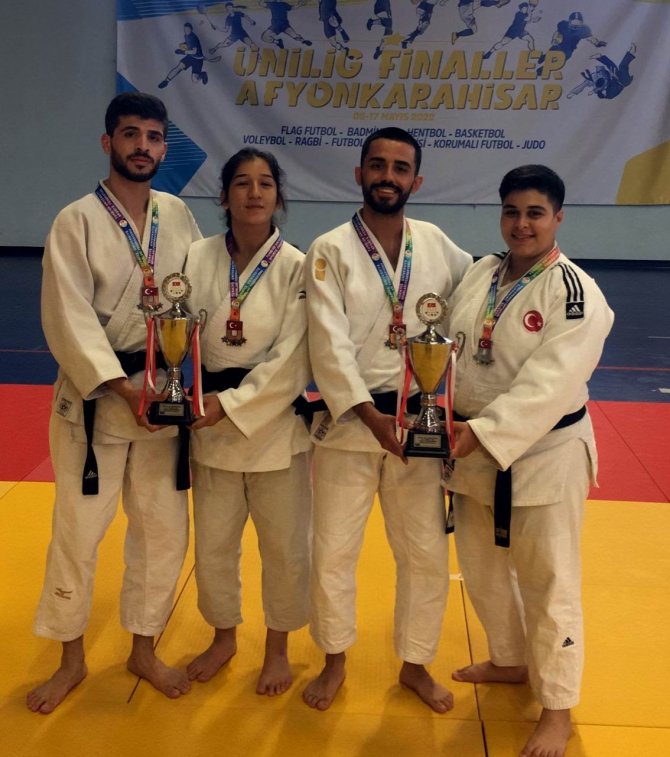 Üniversite Judo Takımı Madalyaları Topladı