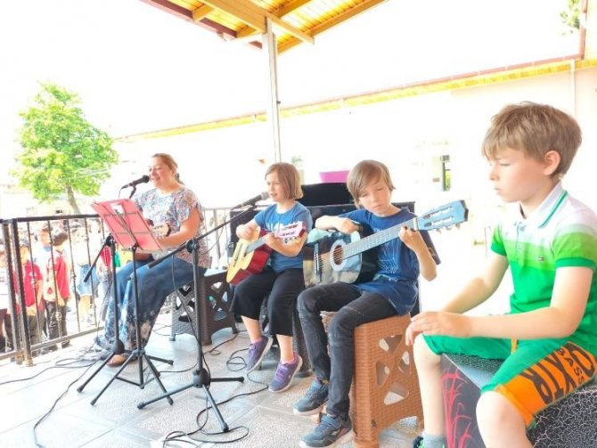 Köyceğiz’de Hayırsever İş İnsanından Okula Müzik Sınıfı