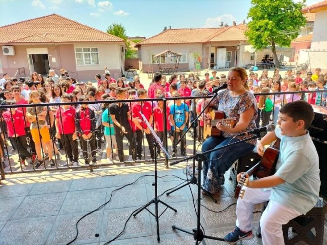 Köyceğiz’de Hayırsever İş İnsanından Okula Müzik Sınıfı