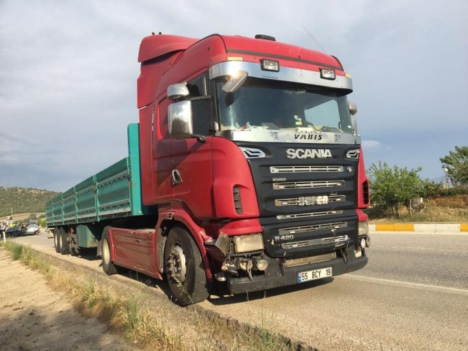 Manisa’da Tır İle Otomobil Çarpıştı: 2 Yaralı