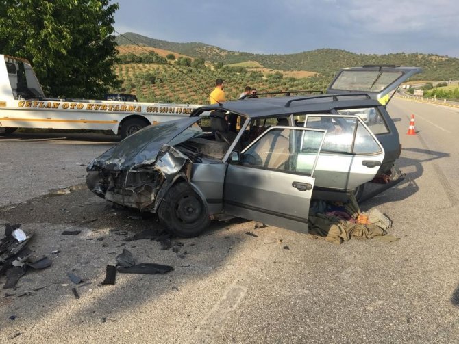 Manisa’da Tır İle Otomobil Çarpıştı: 2 Yaralı