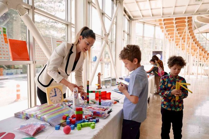 Milli Eğitim Bakanı Özer: "Eğitimde Fırsat Eşitliğinin Kilit Taşının Da Matematik Öğretiminin Olduğuna İnanıyorum"