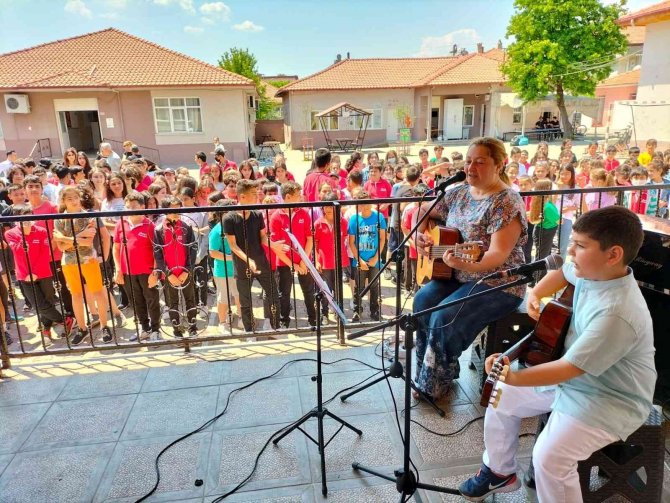 Köyceğiz’de Hayırsever Vatandaştan Okula Müzik Sınıfı