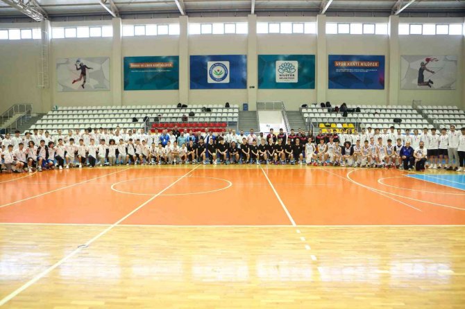 Nilüfer’de ‘Kardeş Kentler Basketbol Turnuvası’ Başladı