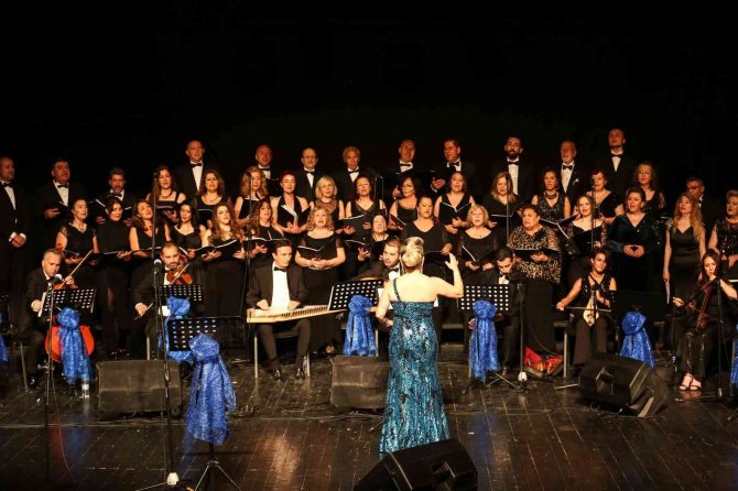 Suzidilden Gerdaniye’ye Konseri Beğeni Topladı