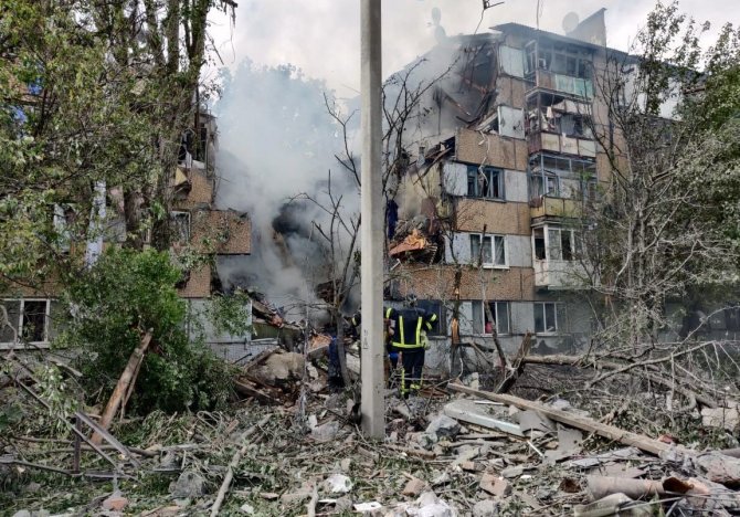 Rus Ordusu Donetsk’te 5 Katlı Binayı Vurdu: 1 Ölü, 1 Yaralı