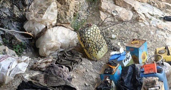 Tunceli’de 2 Sığınak İçerisinde Çok Sayıda Yaşam Malzemesi Ele Geçirildi