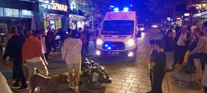 Motosikletle Otomobil Çarpıştı; 1 Yaralı