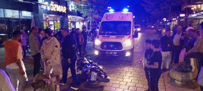 Motosikletle Otomobil Çarpıştı; 1 Yaralı