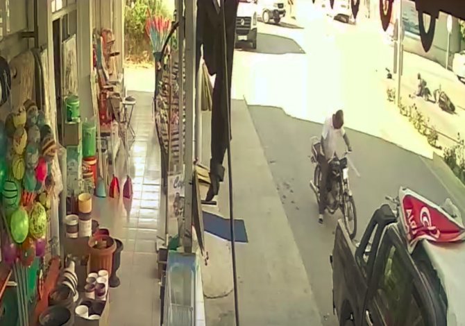 Kazada Yola Savrulan 3 Yaşındaki Çocuk Yaralandı