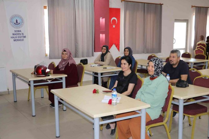 Manisa Büyükşehir’in Arıcılara Desteği Sürüyor