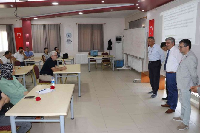 Manisa Büyükşehir’in Arıcılara Desteği Sürüyor