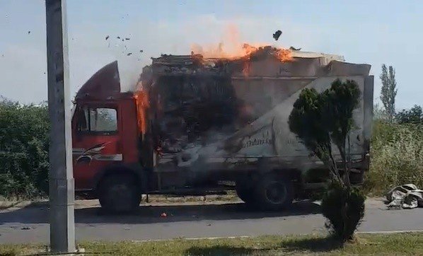 Seyir Halindeki Kamyonda Çıkan Yangın Söndürüldü