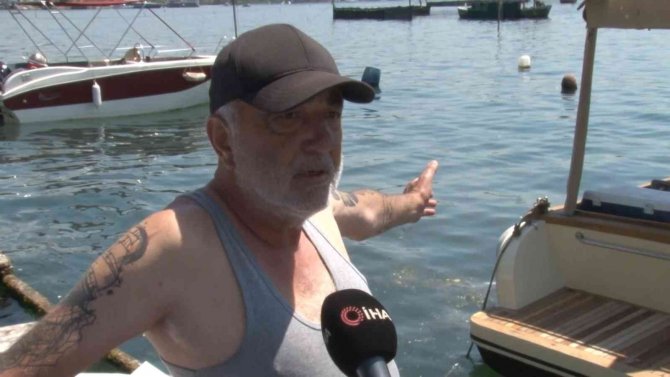 Kanlıca Sahilinde Suyun Rengi Değişti: ’Kanalizasyon Borusu Patladı’ İddiası