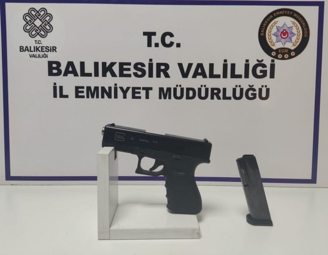 Balıkesir’de 69 Aranan Şahsa Gözaltı