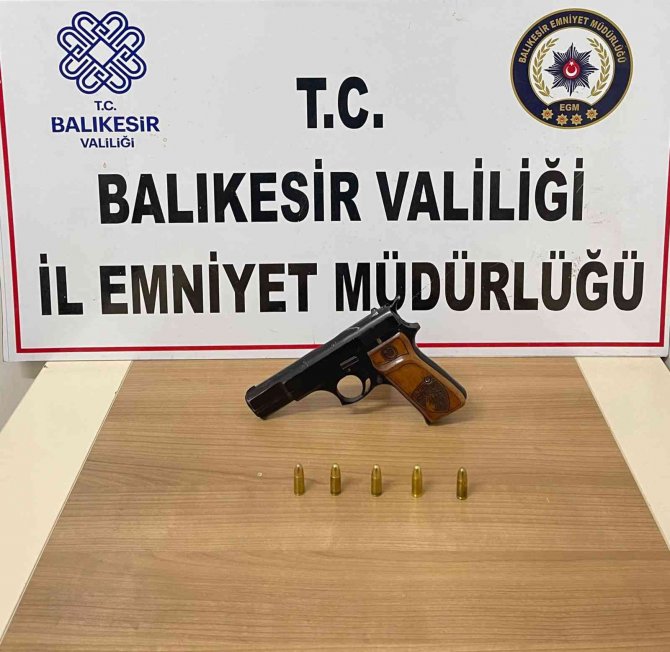 Balıkesir’de 69 Aranan Şahsa Gözaltı