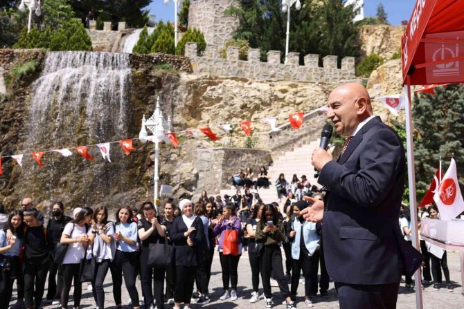 Keçiören’de Üniversiteye Hazırlık Öğrencileri İçin Kariyer Tanıtımı