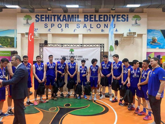 Basketbolda Gkv’liler Namağlup Şampiyon