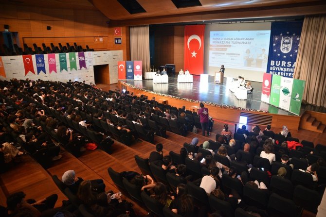 Gençler Bilgileriyle Kıyasıya Yarıştı