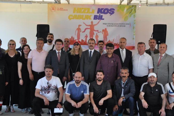 Liseli Öğrenciler Hem Hızlı Koşmak Hem De Hızlı Bilmek İçin Ter Döktü