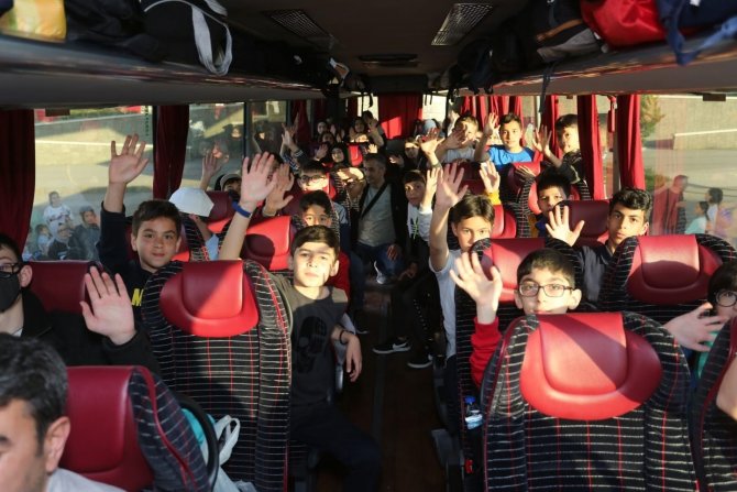 Başkan Sandıkçı Öğrencileri Çanakkale’ye Uğurladı