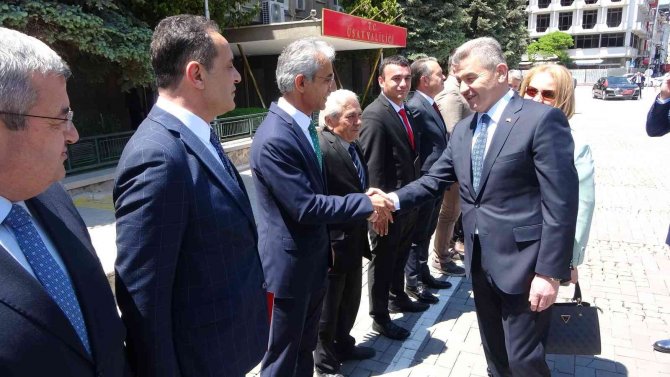 Uşak’ın Yeni Valisi Turan Ergün Göreve Başladı
