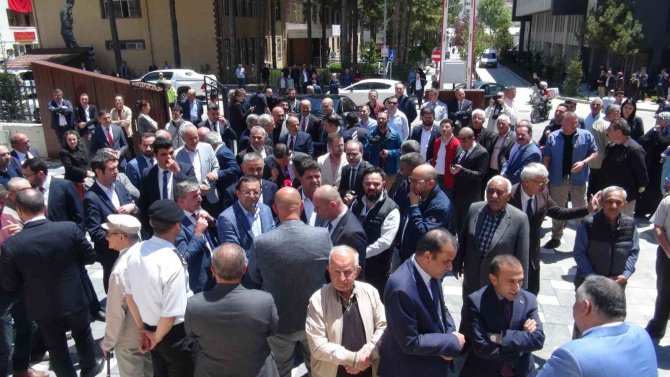 Sivas Valiliğine Atanan Yılmaz Şimşek, Sivas’a Uğurlandı