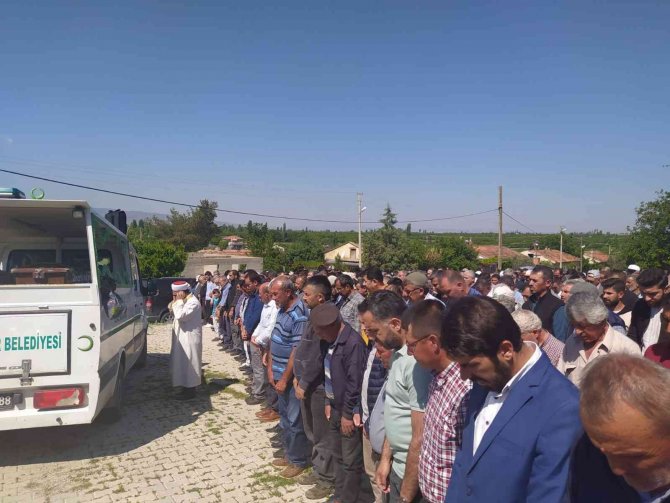 Genç Hemşirenin Ölümü Denizli Sağlık Camiası Yasa Boğdu