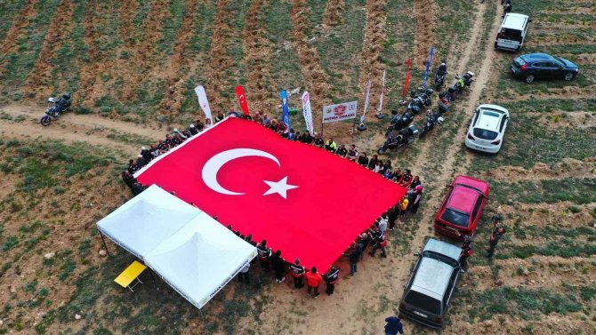 Motosiklet Tutkunlarından Yanan Ormanlar İçin Anlamlı Proje