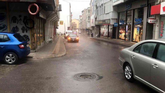 Uzunköprülüler Yağmura Hazırlıksız Yakalandı