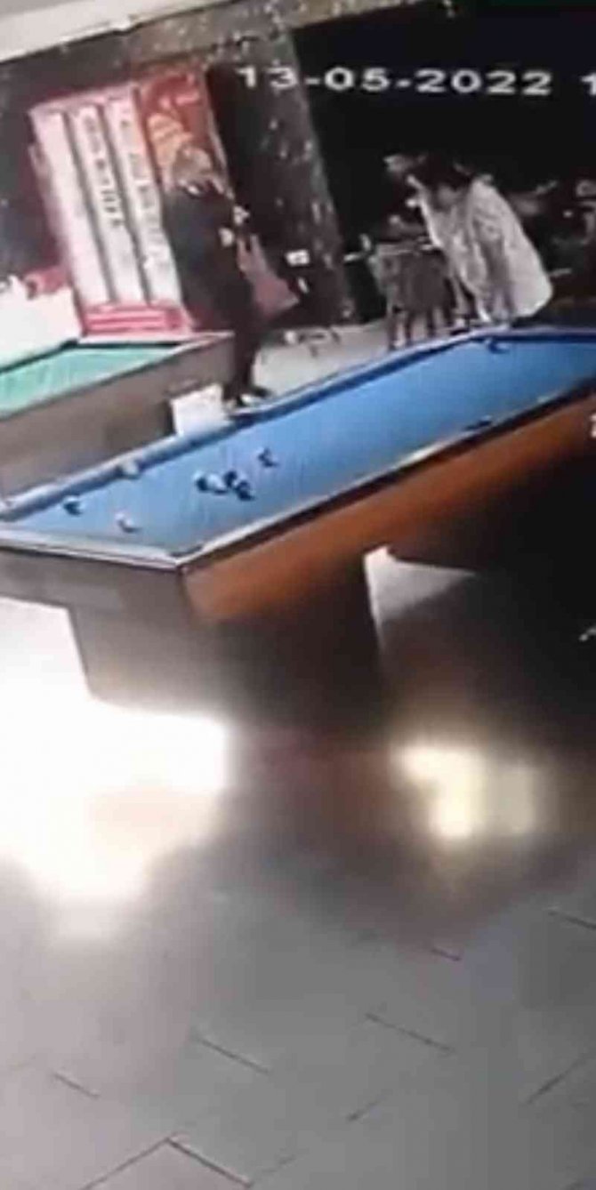 4 Bin Tl Alacağı İçin Bilardo Salonunu Ateşe Verdi: Dehşet Anları Güvenlik Kamerasında