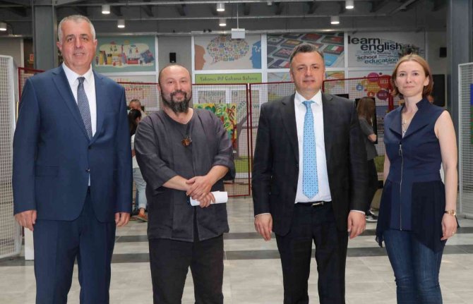 Esogü’de ’Endemik Çağrışımlar’ Konulu Karma Seramik Ve Resim Sergisi Açıldı