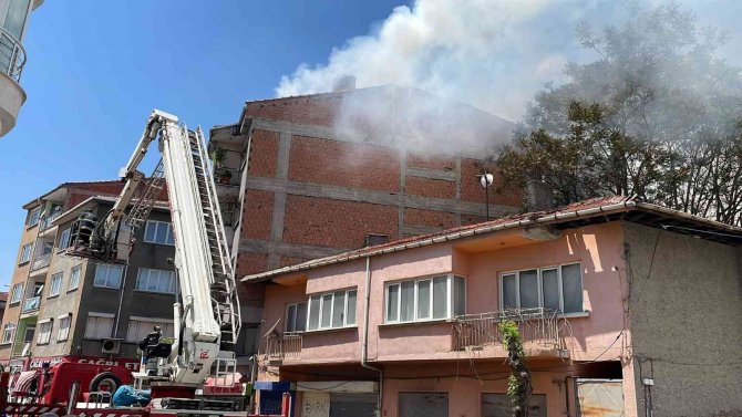 Eskişehir’de Bir Apartmanda Korkutan Yangın
