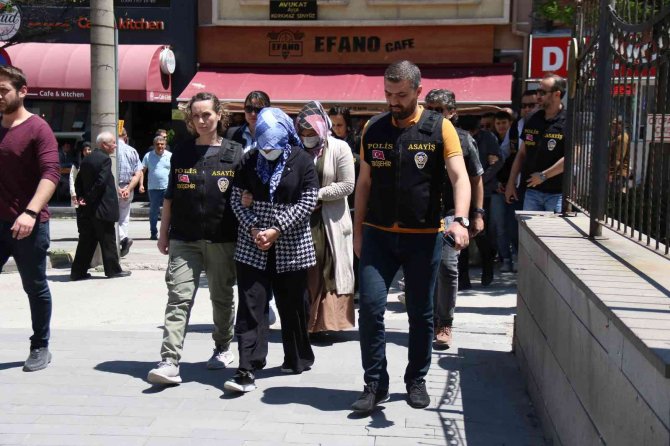 İ̇ntihar Olarak Değerlendirilmişti, Eşini Öldürdüğünü İtiraf Etti