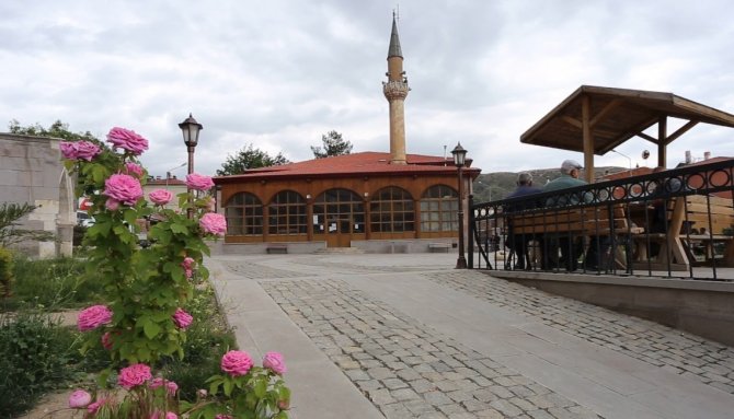 Gülabibey Camisinde 5,5 Asırdır Ezan Sesi Yükseliyor