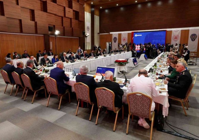 Bakan Soylu: “6’lı Masa ‘Canan Masası’ Oldu”