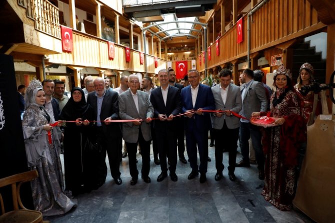 İ̇negöl’de Düğün Kültürü Sergisi Açıldı