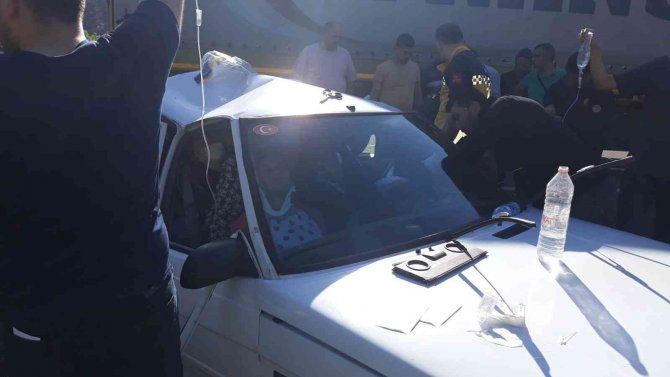 Tır, Otomobili Kağıt Gibi Ezdi: 1 Ölü, 3 Yaralı
