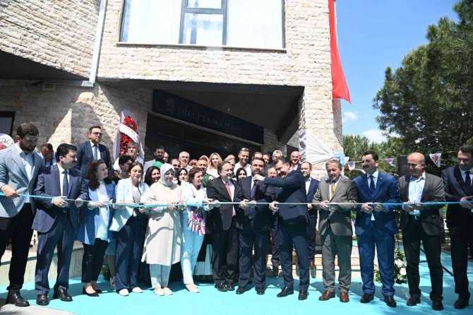 Karesi Millet Kıraathanesi Açıldı