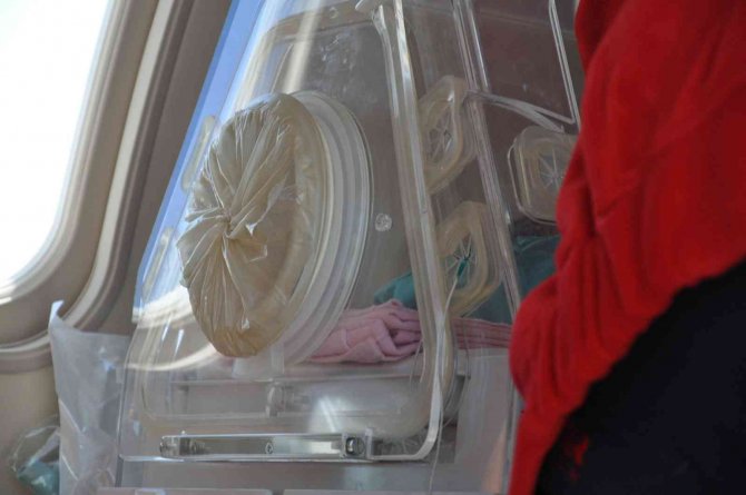 Ambulans Uçak Kalp Hastası Bebek İçin Havalandı