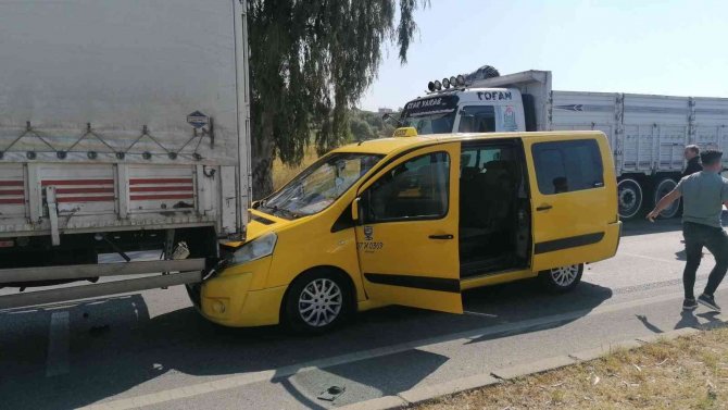 Zincirleme Kazada İ̇ngiliz Turist Yaralandı