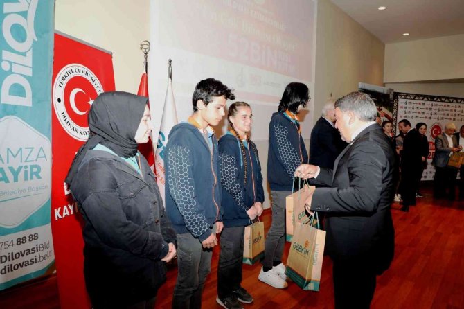 52 Bin Kişiye 52 Bin Kitap