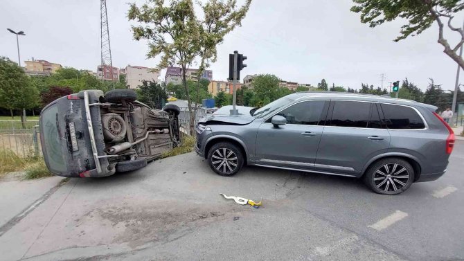 Hatalı Dönüş Kazaya Neden Oldu: 2 Yaralı